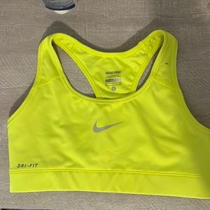 Nike pro dri-fit sports bra